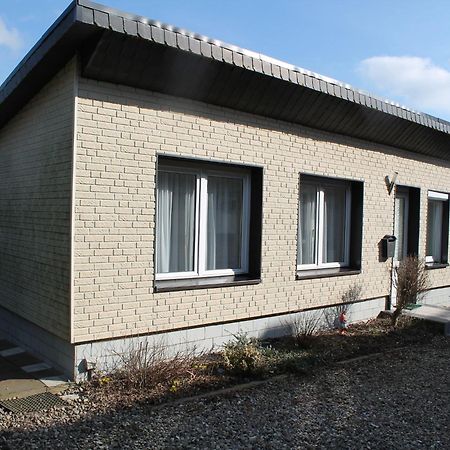 Spacious Bungalow Near Sea In Grundshagen Luaran gambar