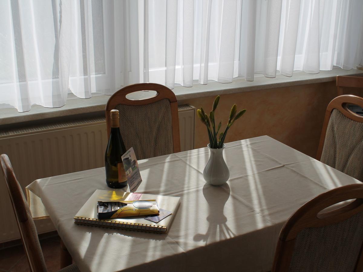 Spacious Bungalow Near Sea In Grundshagen Luaran gambar