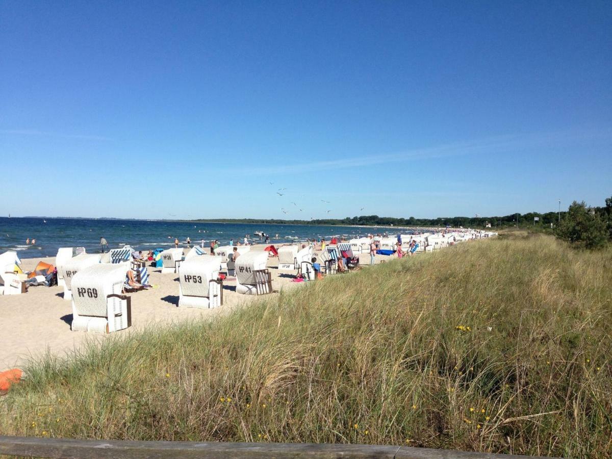 Spacious Bungalow Near Sea In Grundshagen Luaran gambar